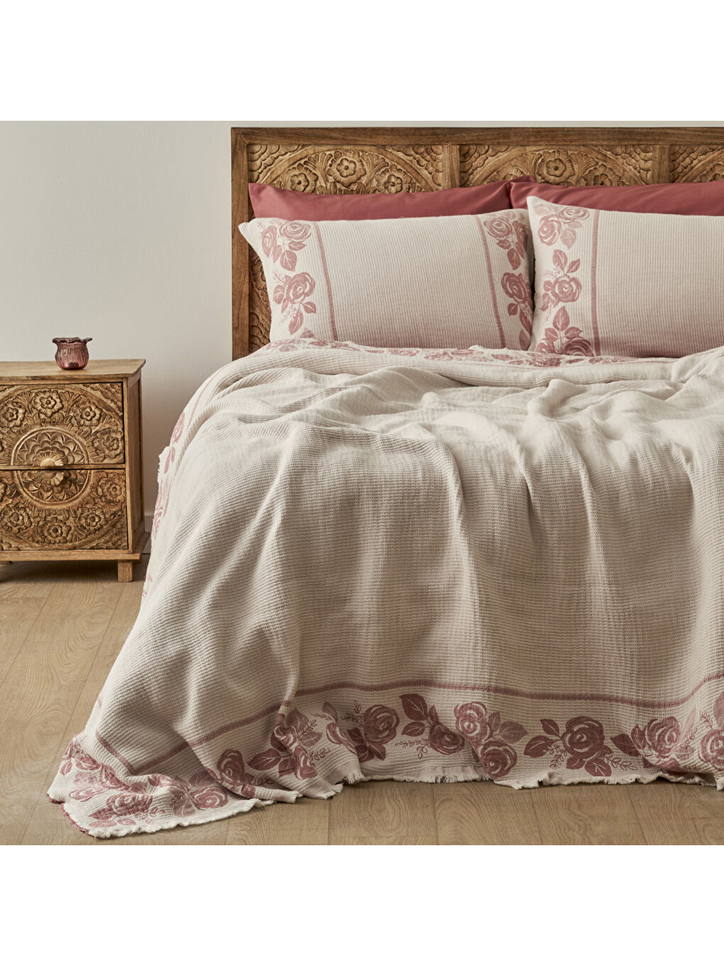 Ekru %100 Pamuk Rose Jakarlı Çift Kişilik Yatak Örtüsü Seti Krem (240x260 cm)