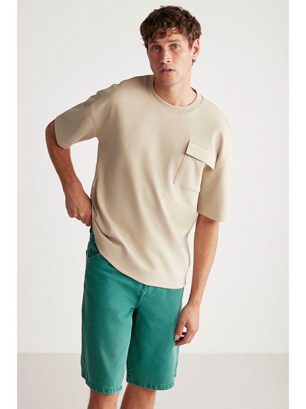 Artur Erkek Yaka Cep Detaylı Kalın Dokulu Kumaş Oversize Fit Bol Kesim Kısa Kollu Bej T-shirt-1