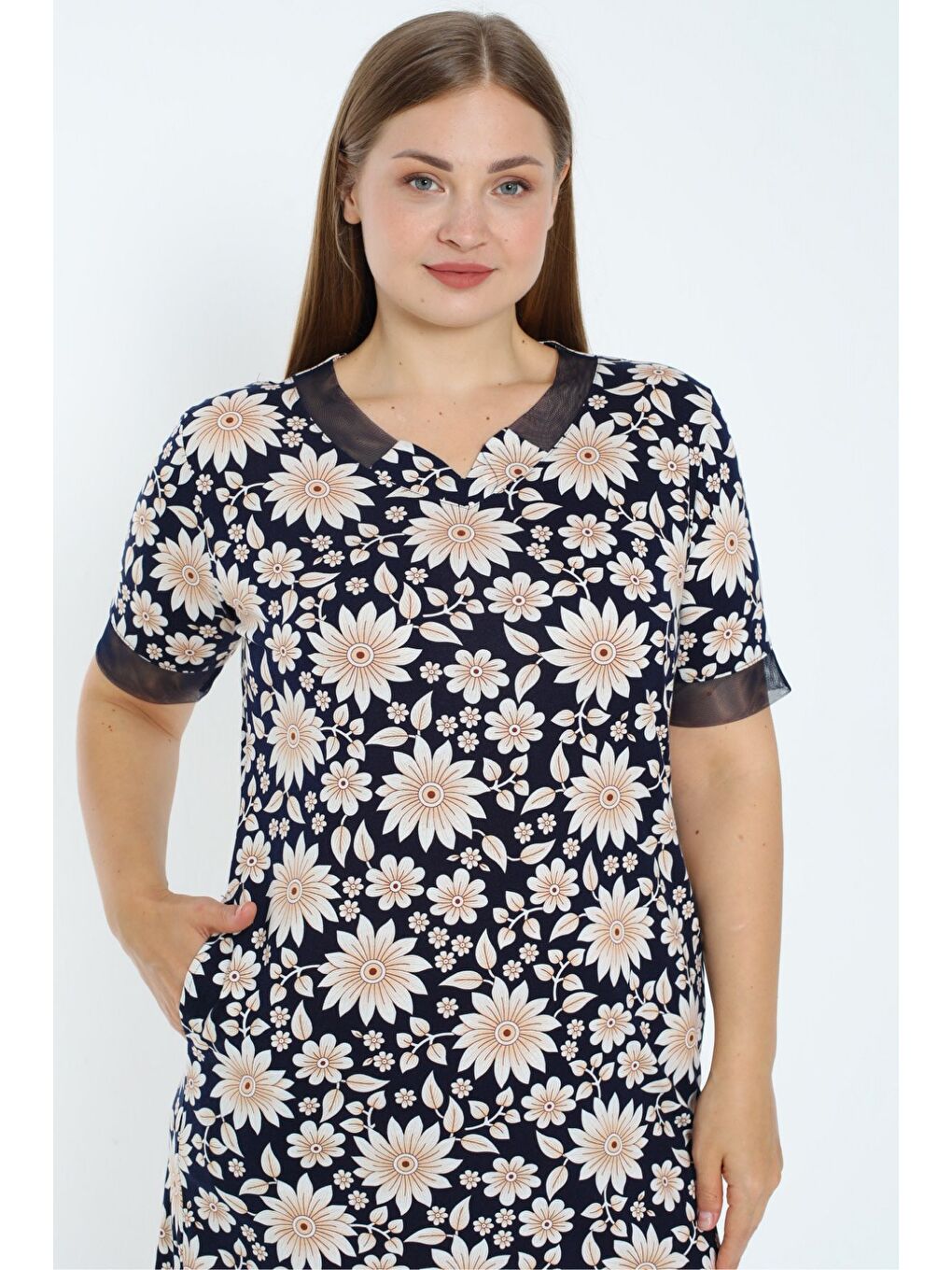 Siyah Desenli Tül Detaylı Kısa Kollu Cepli Büyük Beden Pamuklu Elbise-1