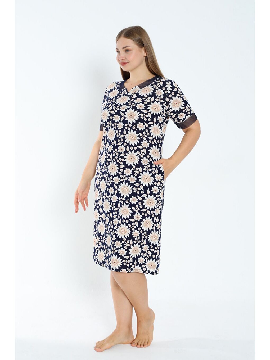 Siyah Desenli Tül Detaylı Kısa Kollu Cepli Büyük Beden Pamuklu Elbise-2