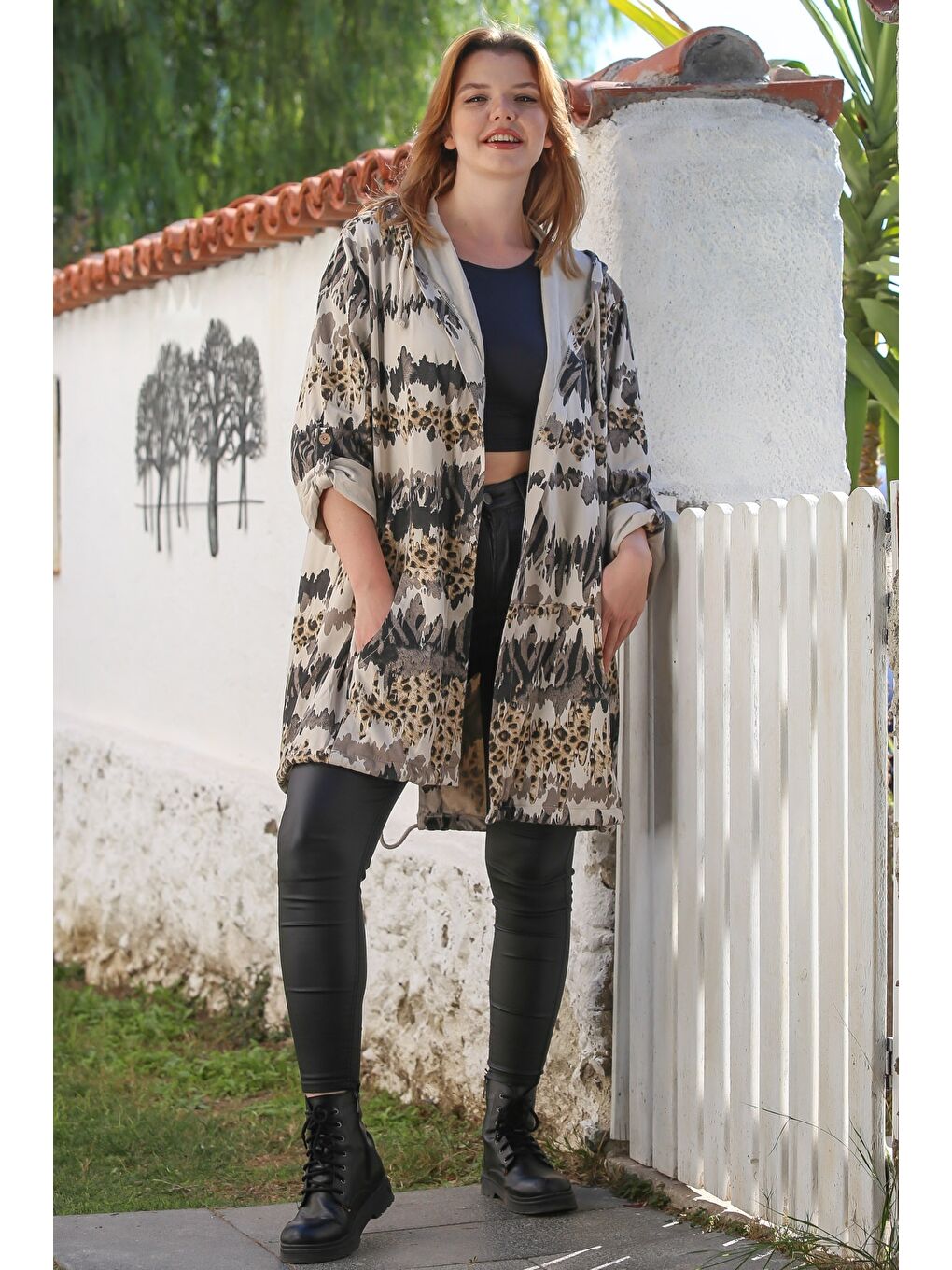 İtalyan Bej-Antrasit Kapüşonlu Düğmeli Uzun Kollu Leopar Desen Cepli İnce Casual Dokuma Ceket 88 72-3