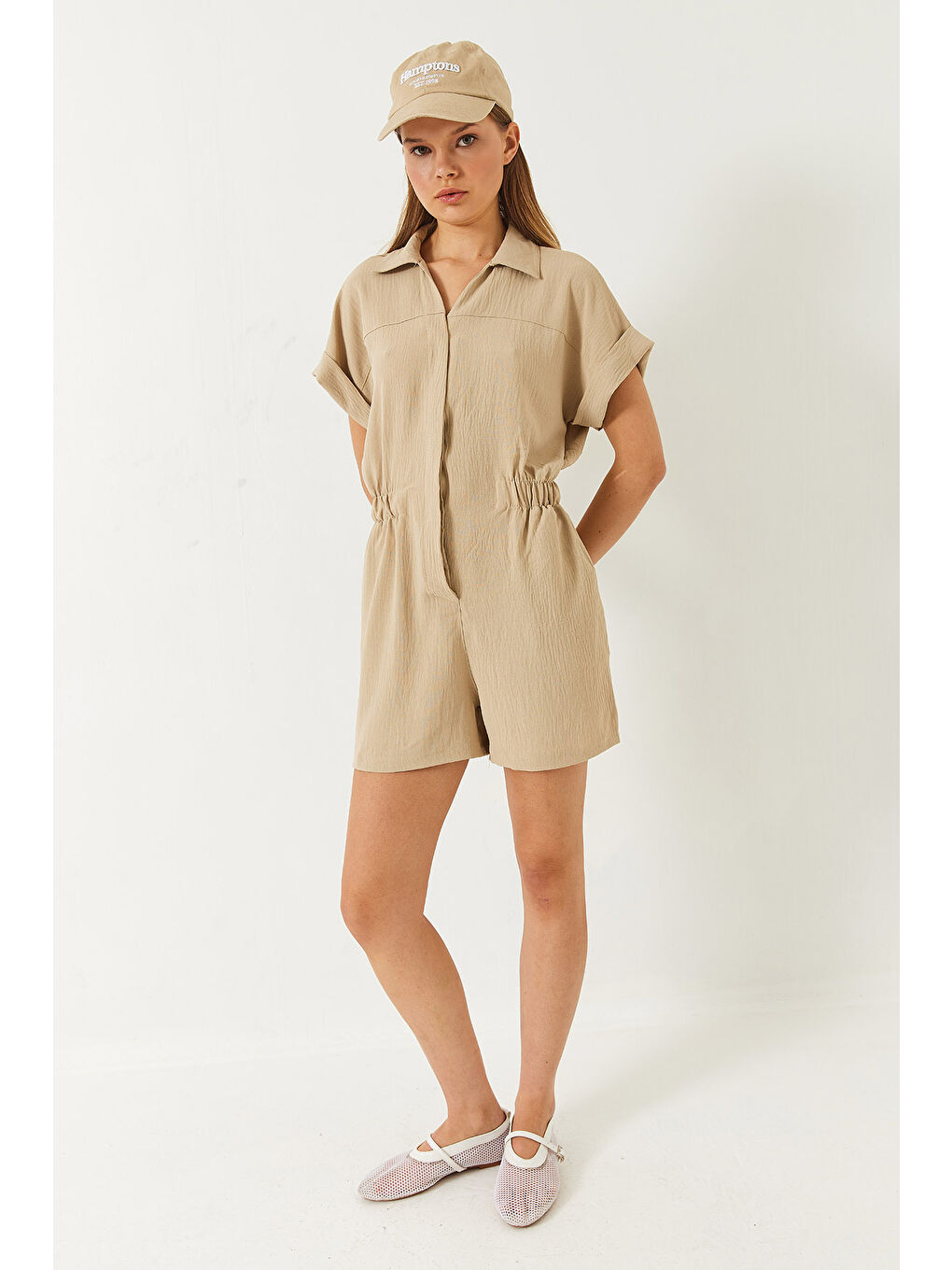 Bej Kadın Beli Lastikli Cepli Kısa Kollu Yakalı Şortlu Tulum-2