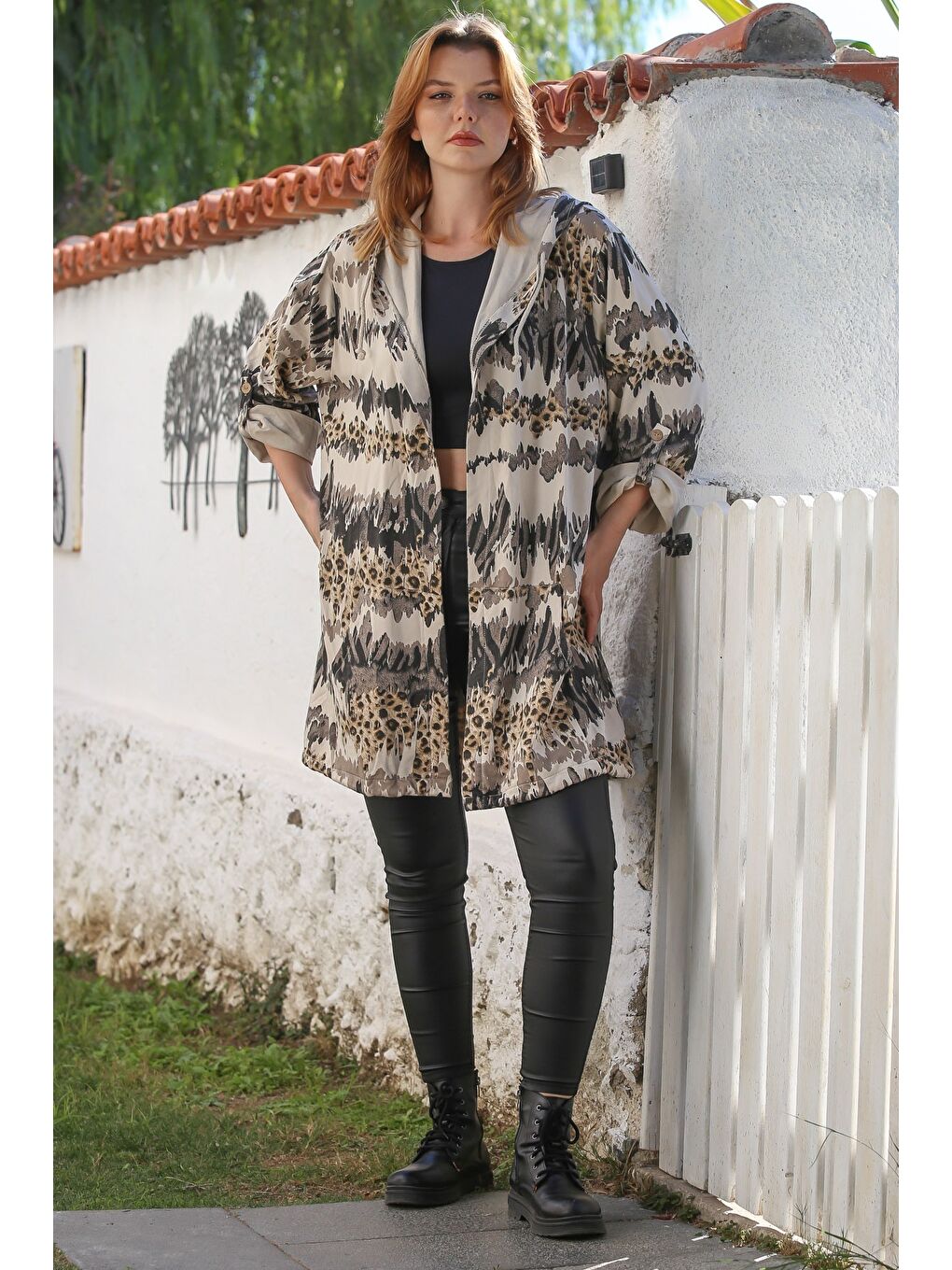 İtalyan Bej-Antrasit Kapüşonlu Düğmeli Uzun Kollu Leopar Desen Cepli İnce Casual Dokuma Ceket 88 72-4