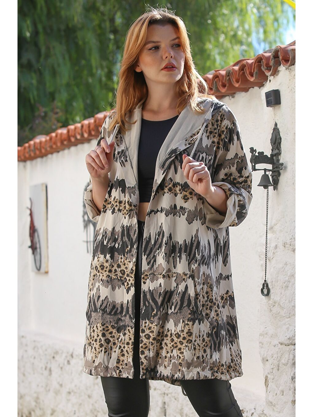 İtalyan Bej-Antrasit Kapüşonlu Düğmeli Uzun Kollu Leopar Desen Cepli İnce Casual Dokuma Ceket 88 72-5