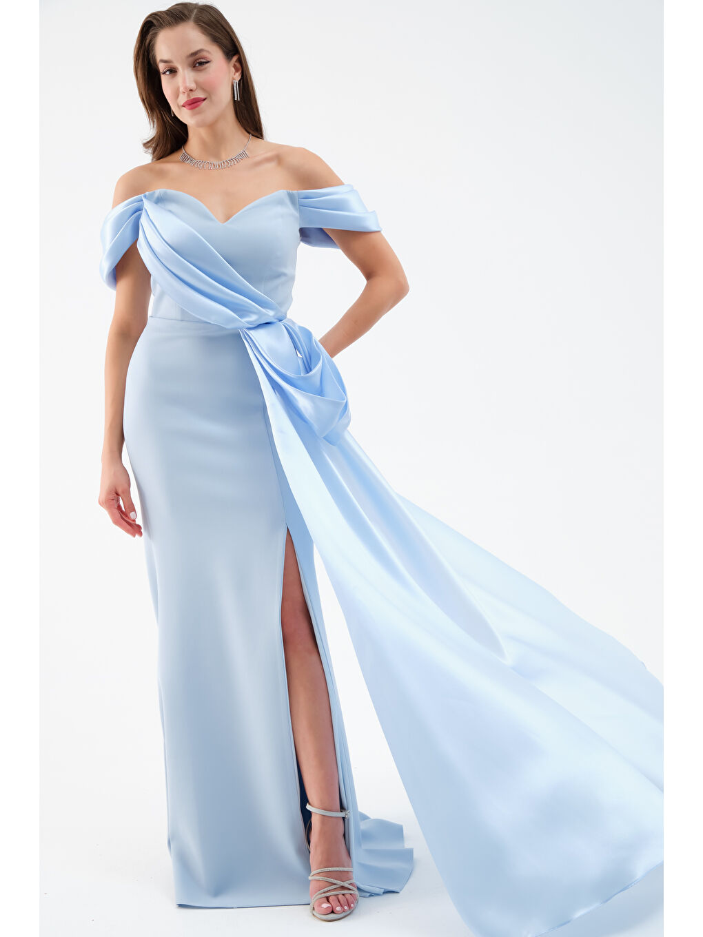 Kadın Bebe Mavi Kayık Yaka Kuyruklu Uzun Abiye Elbise