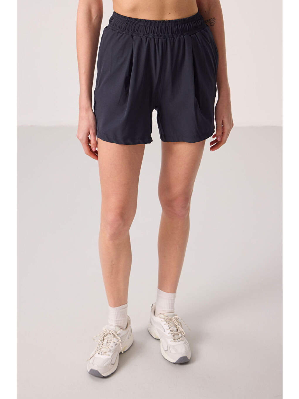 Antrasit Polyester Gizli Cep Fermuarlı Rahat Form Kadın Şort - 91014-9