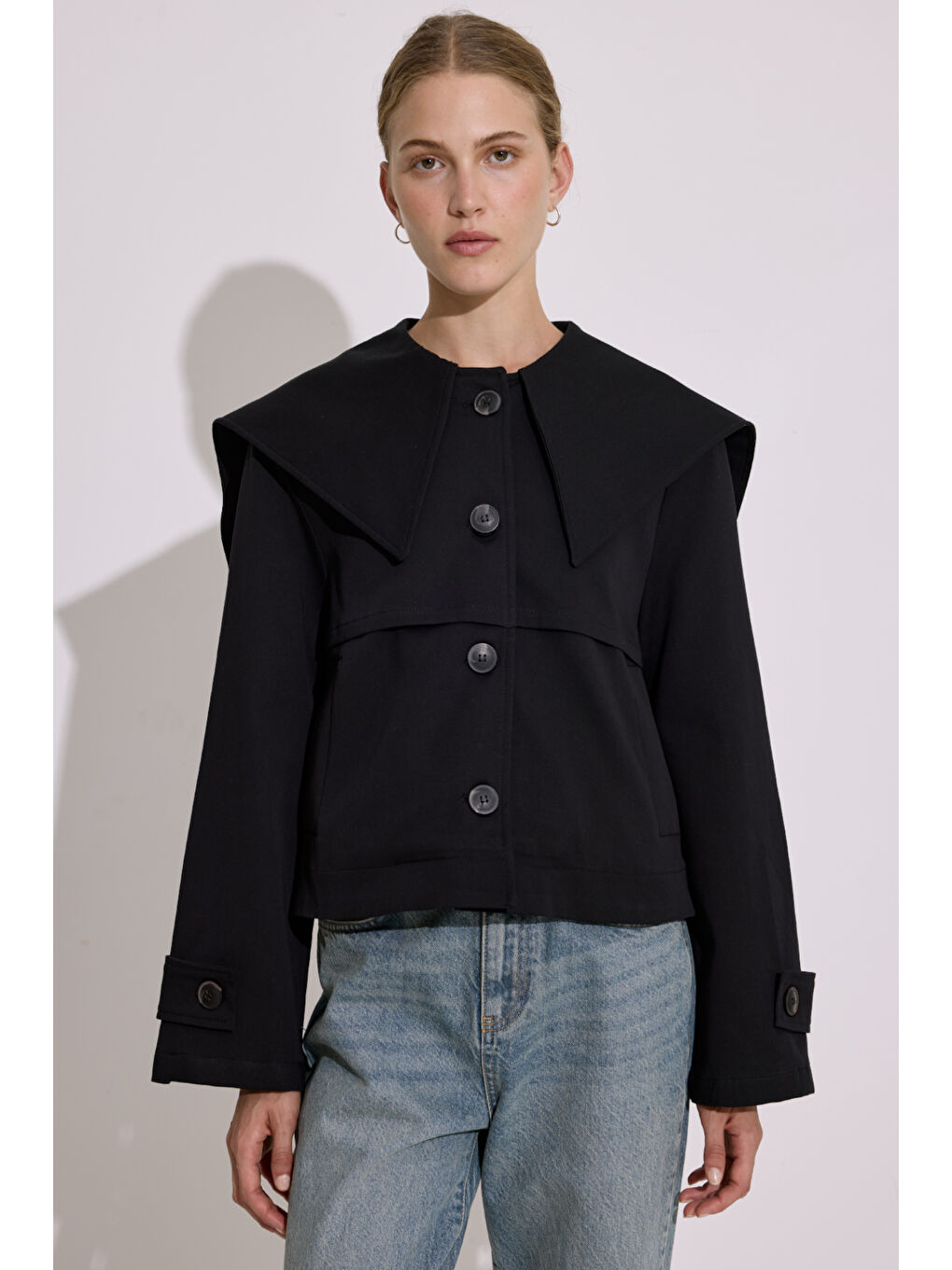 Geniş Yaka Kısa Trençkot Siyah-1