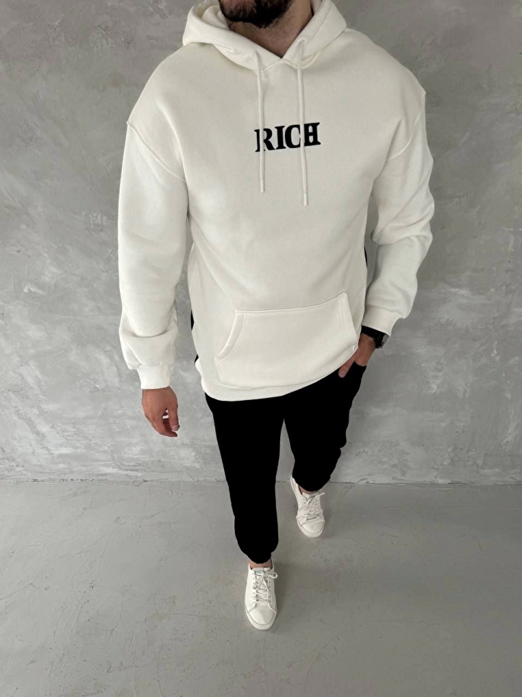 Uzun Kol Kapüşonlu Göğüs Baskılı Sweatshirt - Beyaz-1