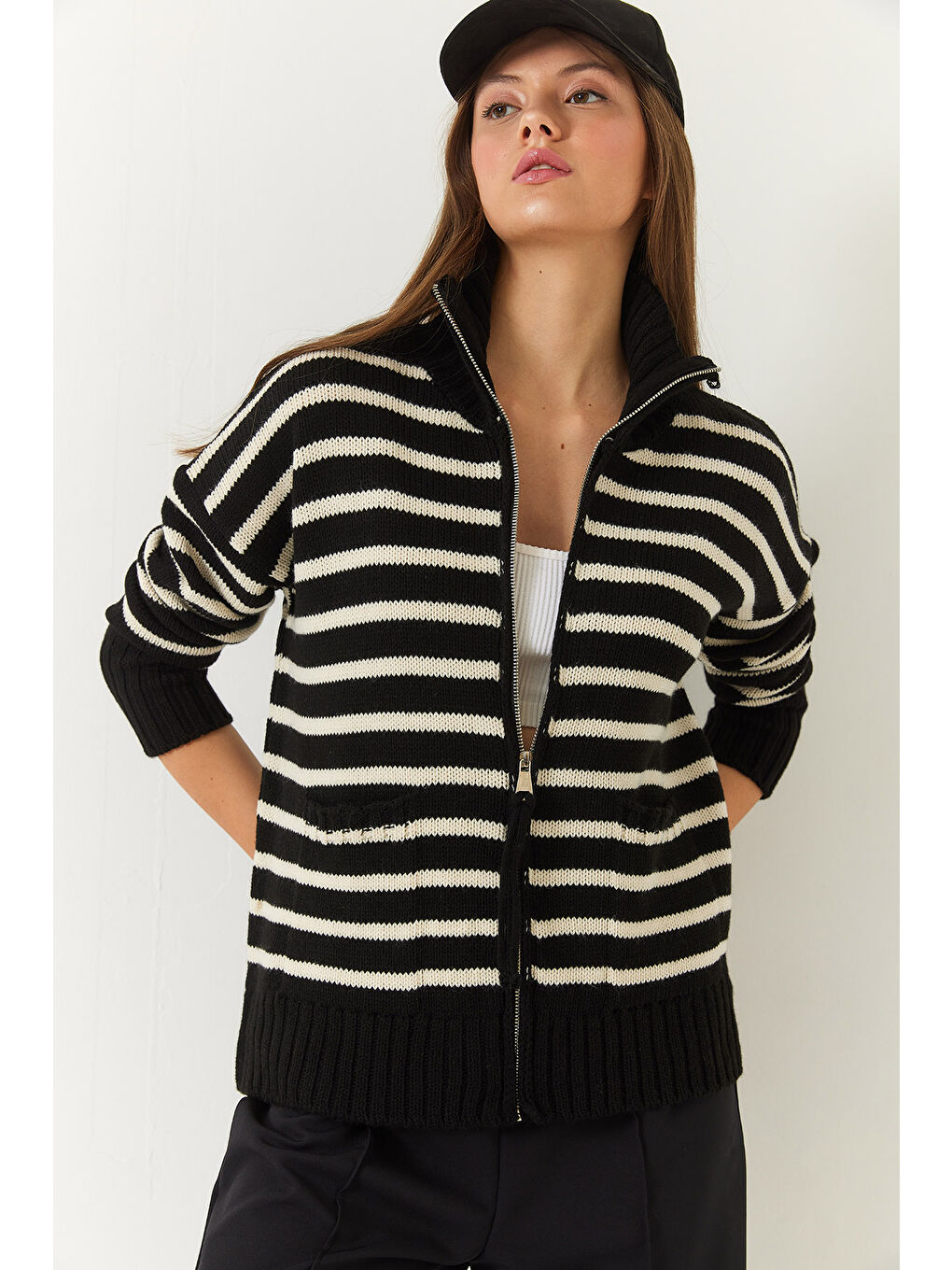 Siyah Kadın Çizgili Fermuarlı Triko Hırka-2