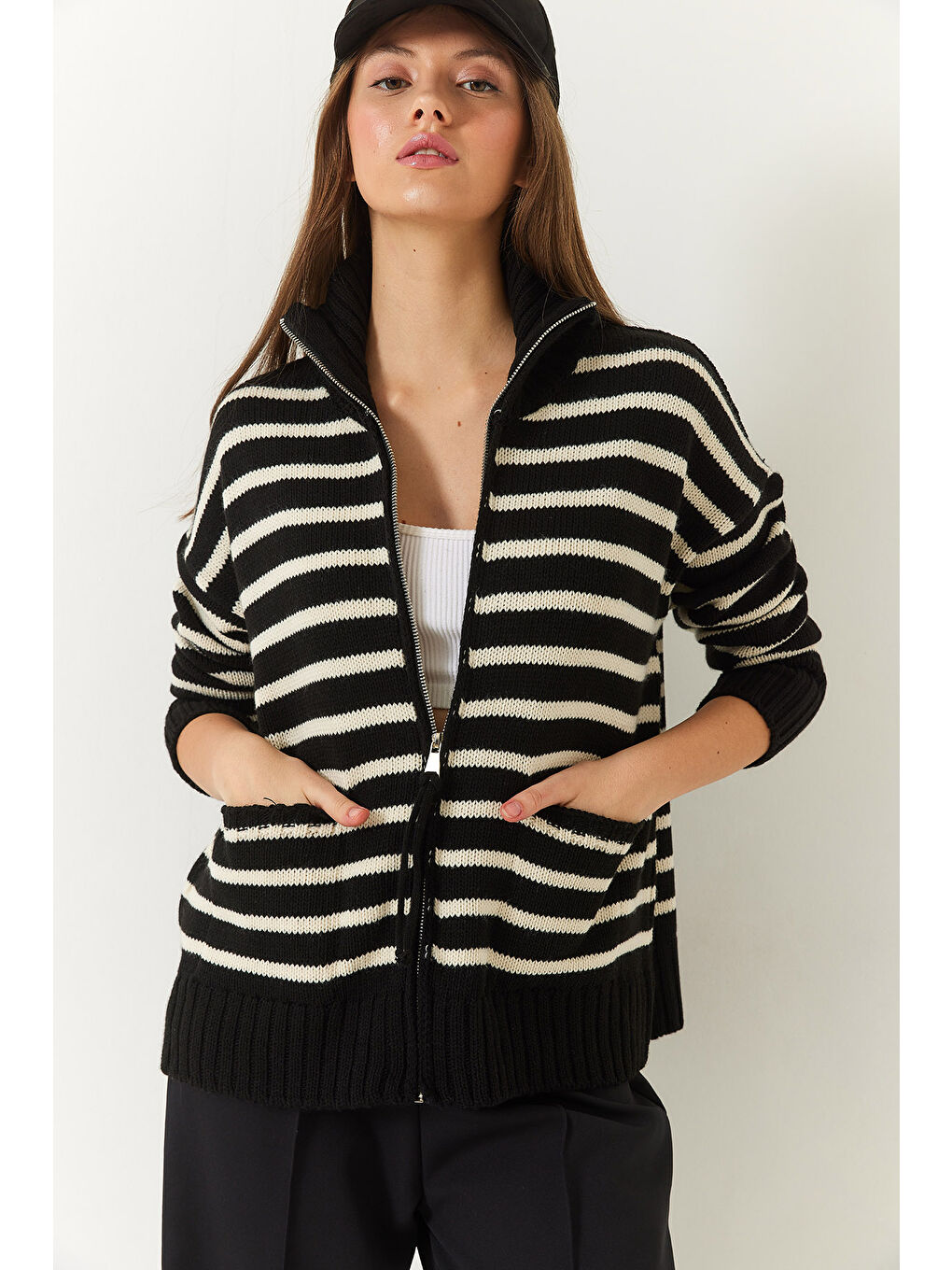 Siyah Kadın Çizgili Fermuarlı Triko Hırka-3