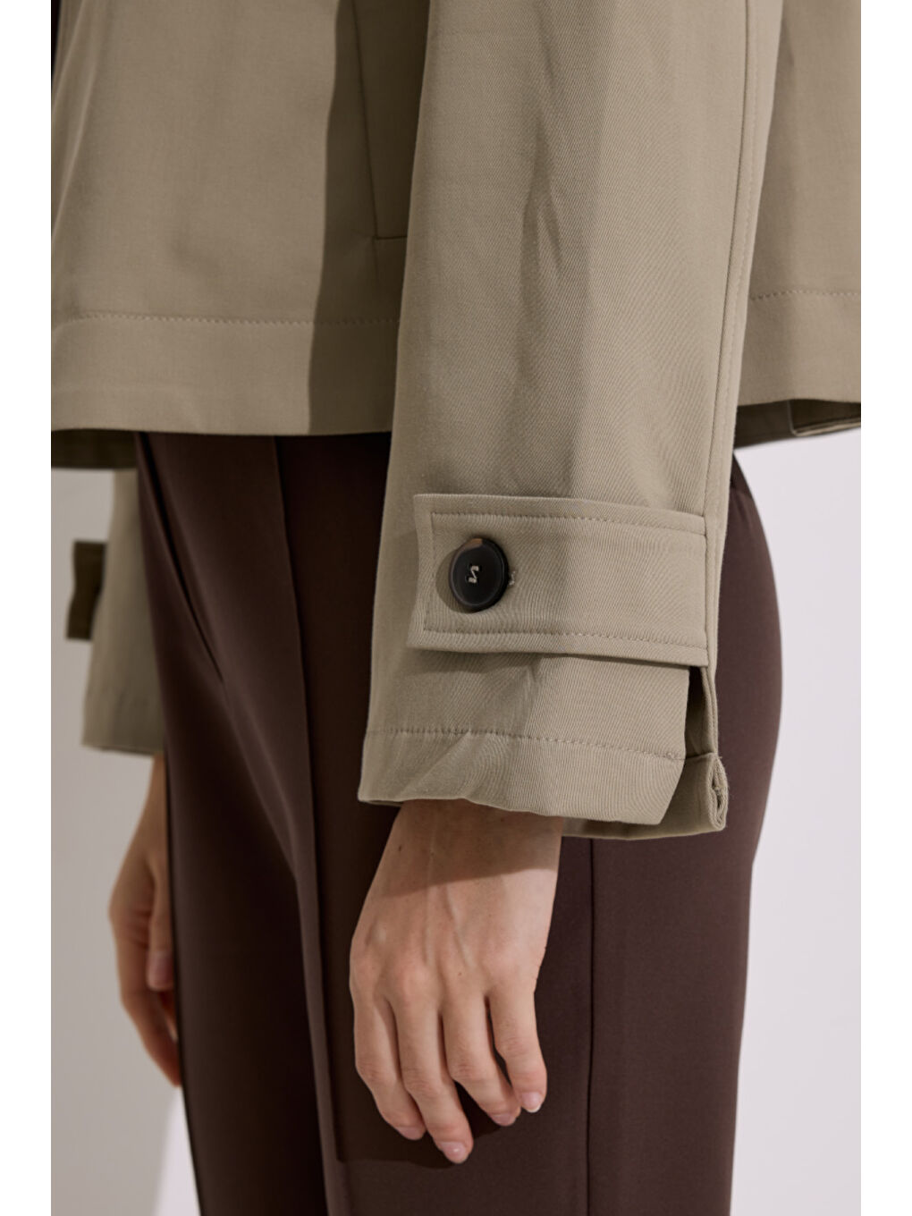 Geniş Yaka Kısa Trençkot Yeşil-3