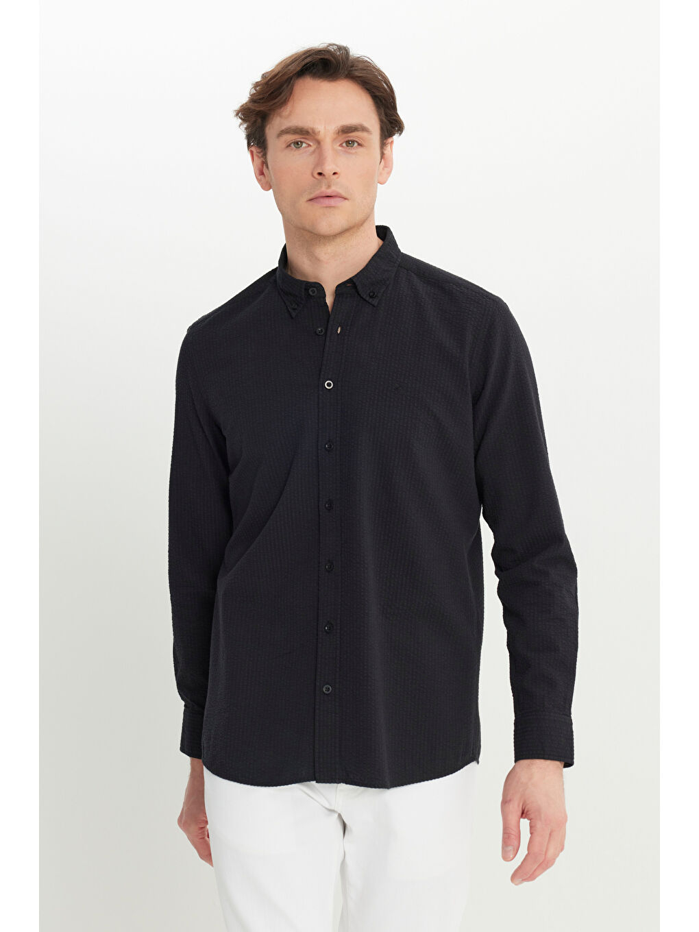 Erkek Siyah %100 Pamuk Slim Fit Dar Kesim Düğmeli Yaka Gofre Desenli Gömlek-2