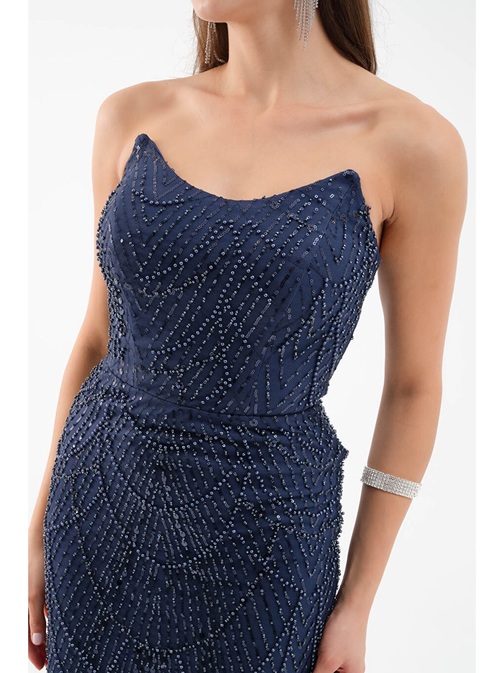 Kadın Lacivert Straplez Boncuklu Uzun Balık Abiye Elbise-3