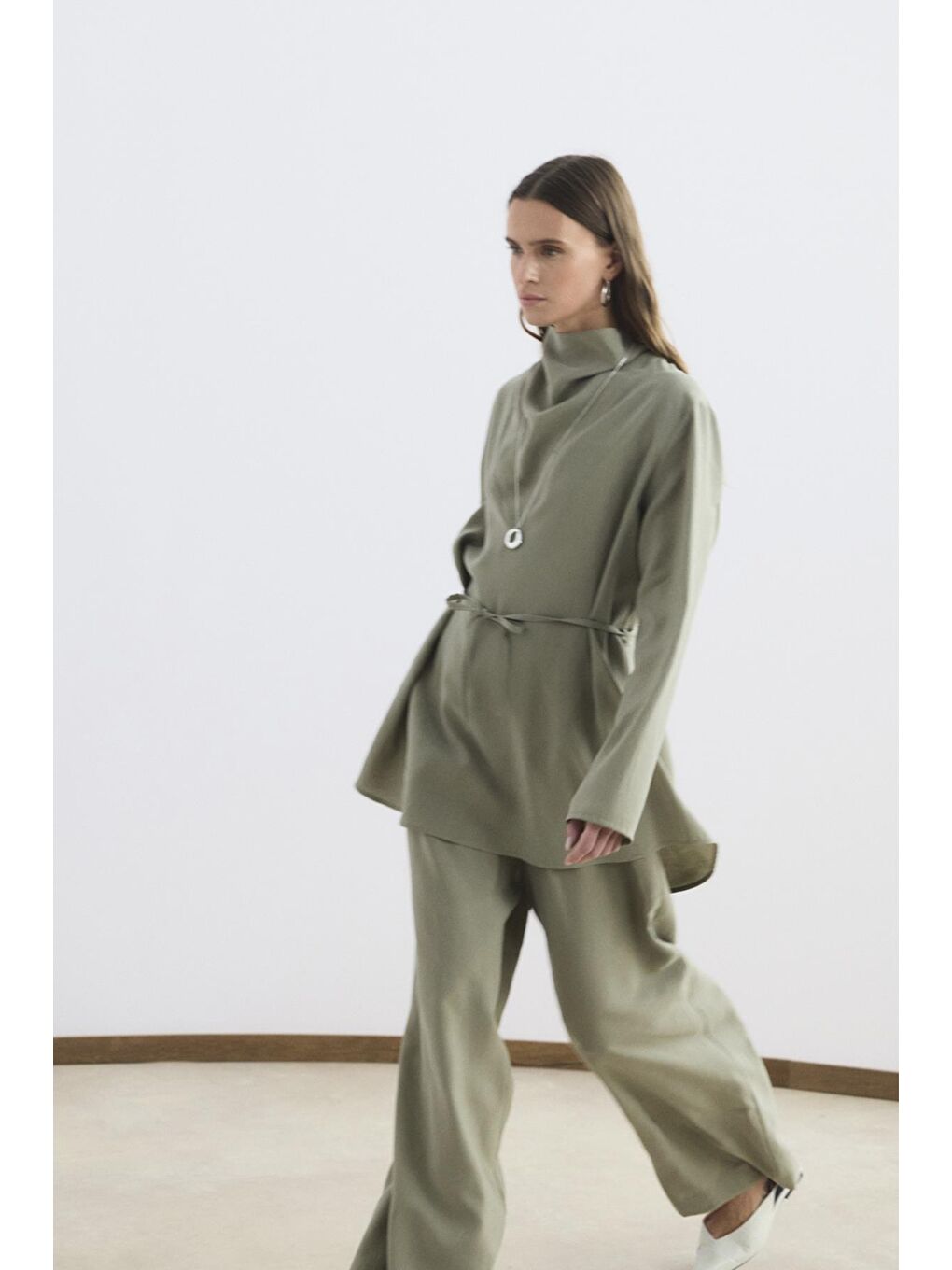 Yeşil Drape Yaka Tunik Pantolon Takım Adaçayı-3