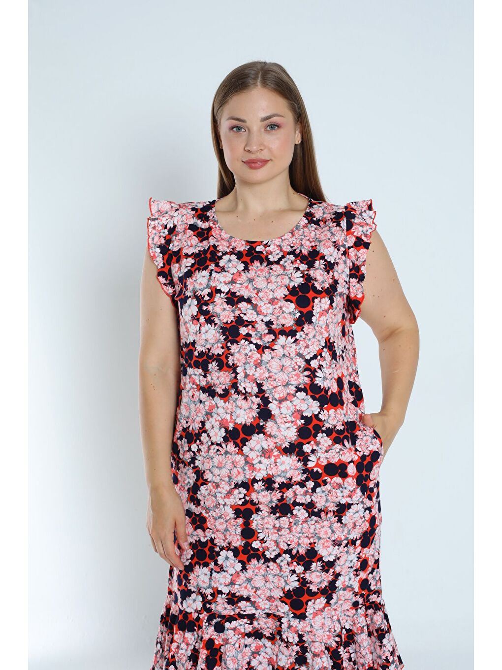 Siyah Kadın Büyük Beden Desenli %100 Pamuk Cepli Kolu ve Eteği Fırfırlı Elbise-1