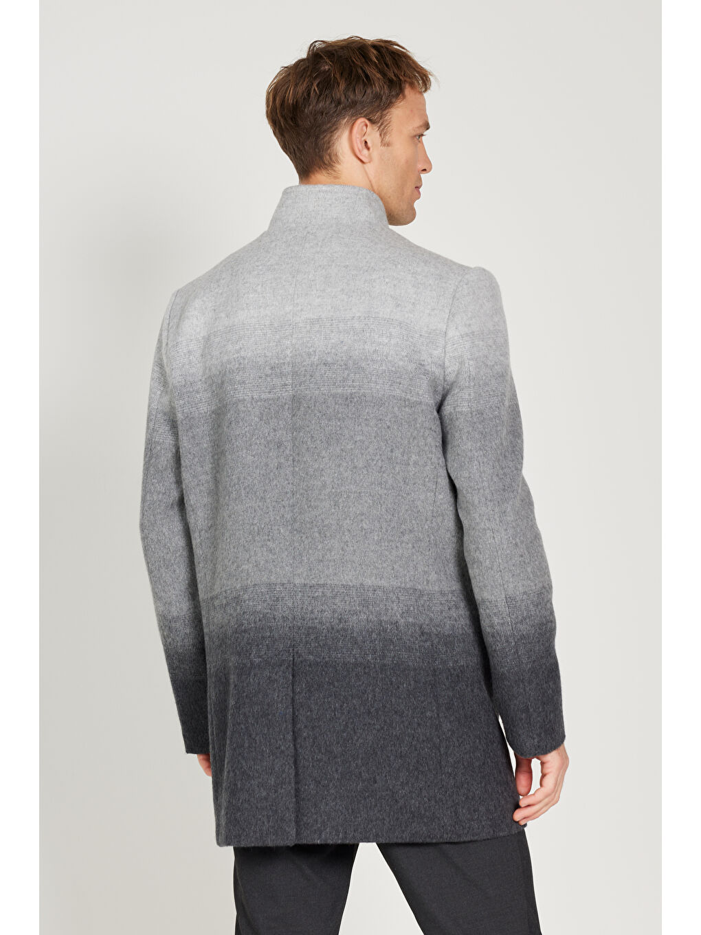 Erkek Gri Standart Fit Normal Kesim Dik Yaka Desenli Palto-8
