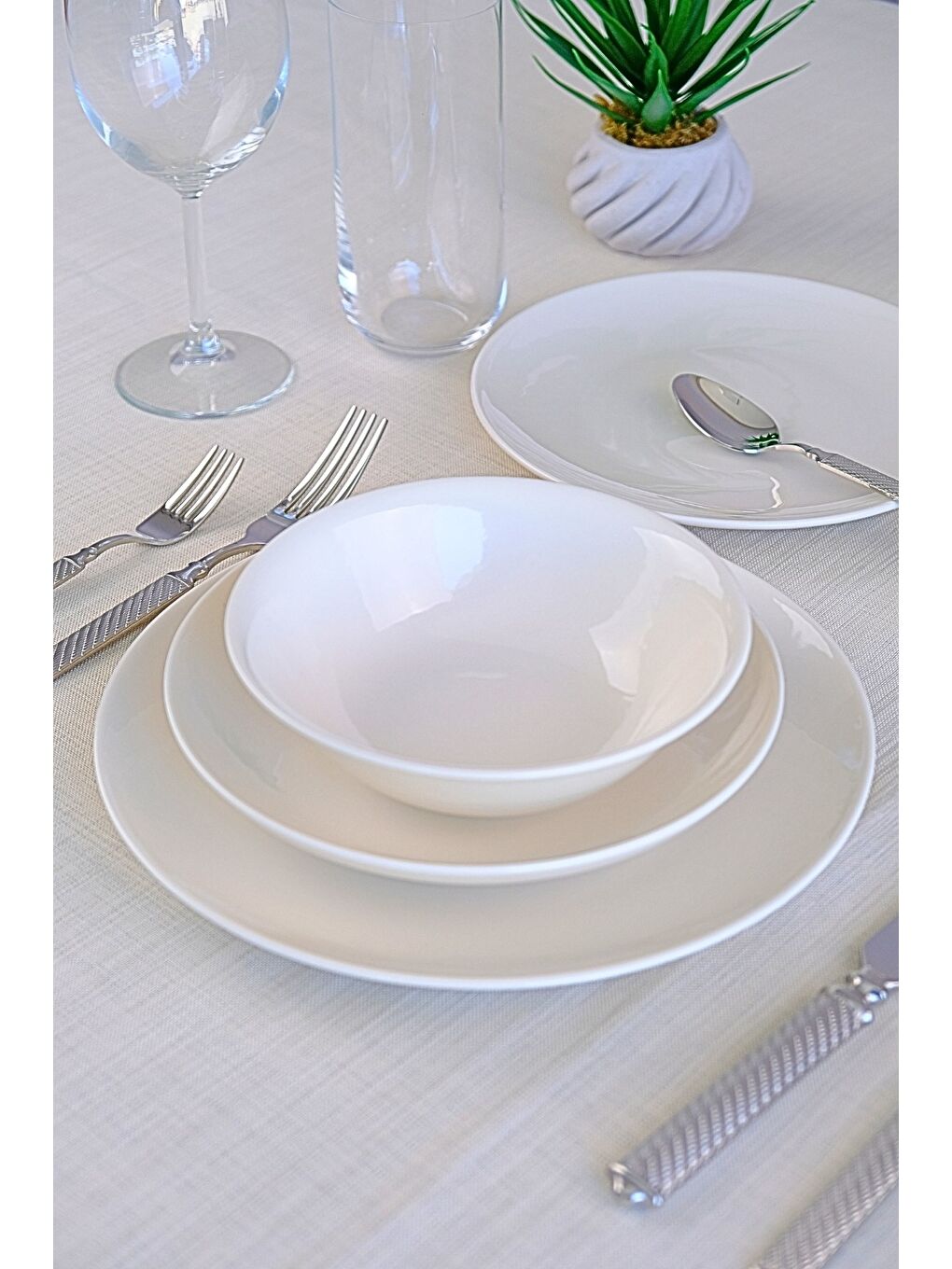 Beyaz Chic Porselen Yemek Takımı 24 Parça 6 Kişilik-4