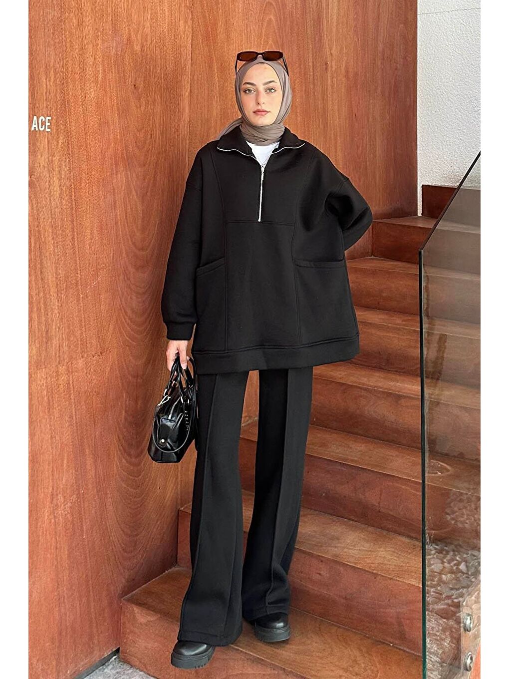 Yarım Fermuarlı Üç İplik Tesettür Takım Siyah