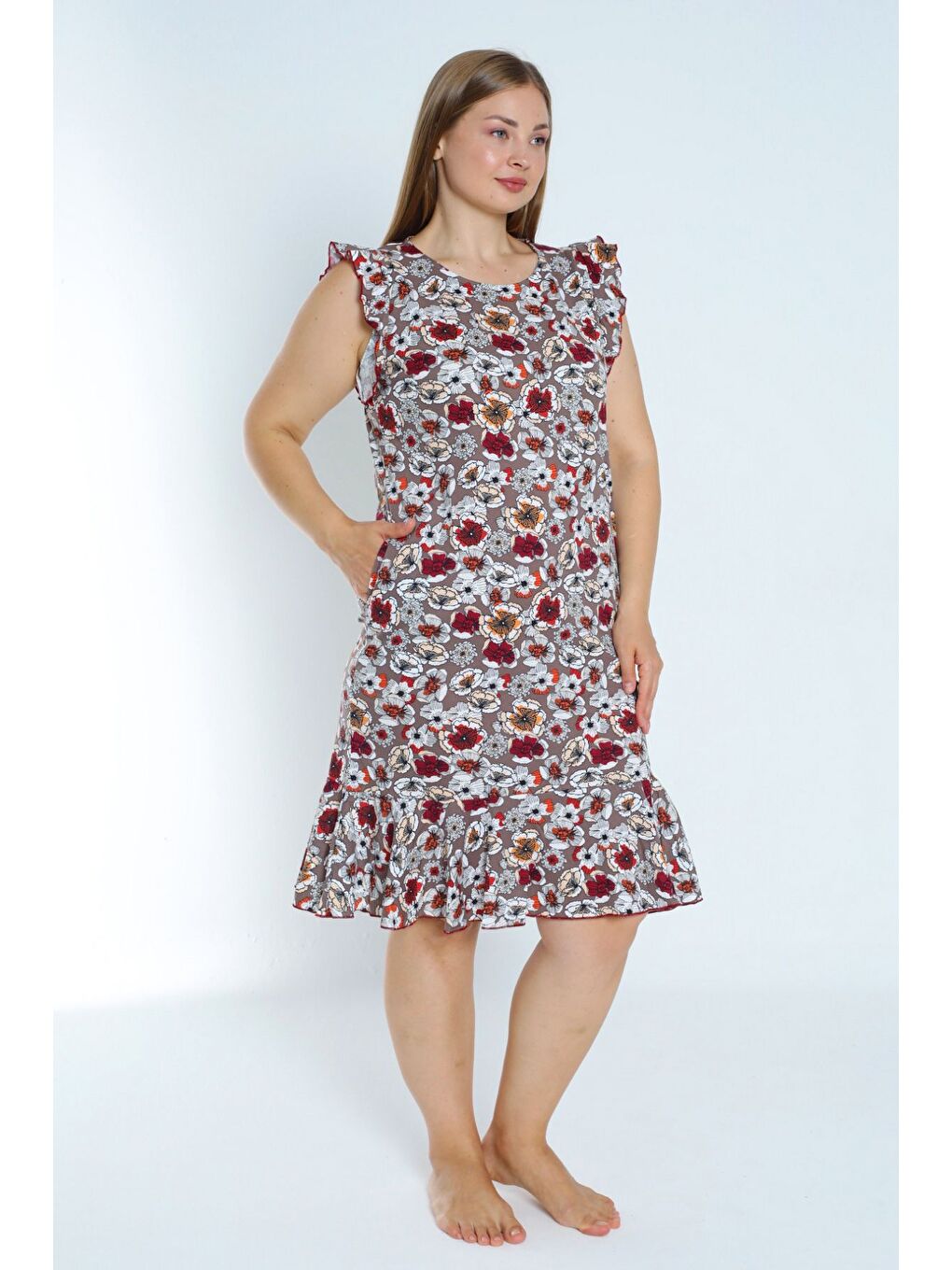 Kahverengi kadın büyük beden %100 pamuk desenli cepli kolu ve eteği fırfırlı elbise-1