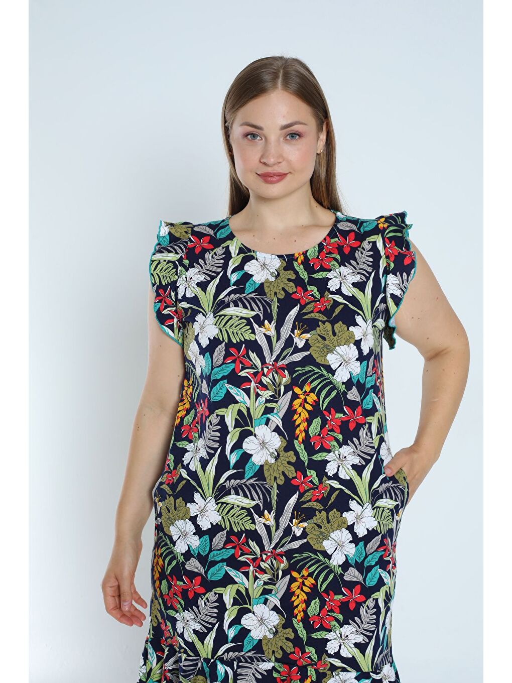 Lacivert Kadın Büyük Beden Desenli %100 Pamuk Cepli Kolu ve Eteği Fırfırlı Elbise-2