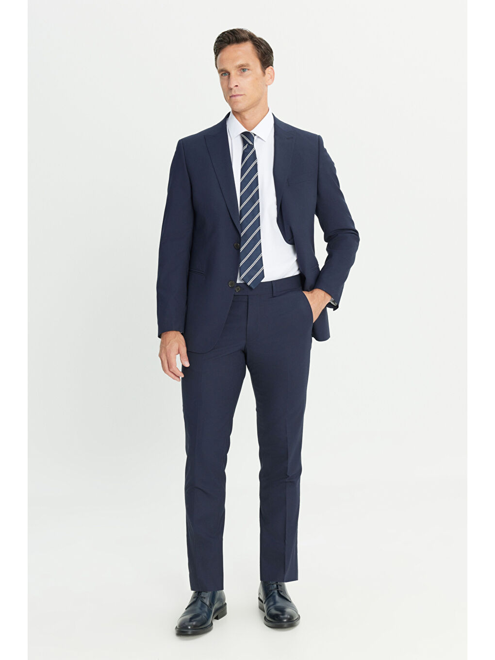 Erkek Lacivert Su Geçirmez Ekstra Slim Fit Kırlangıç Yaka Yünlü Nano Takım Elbise-2