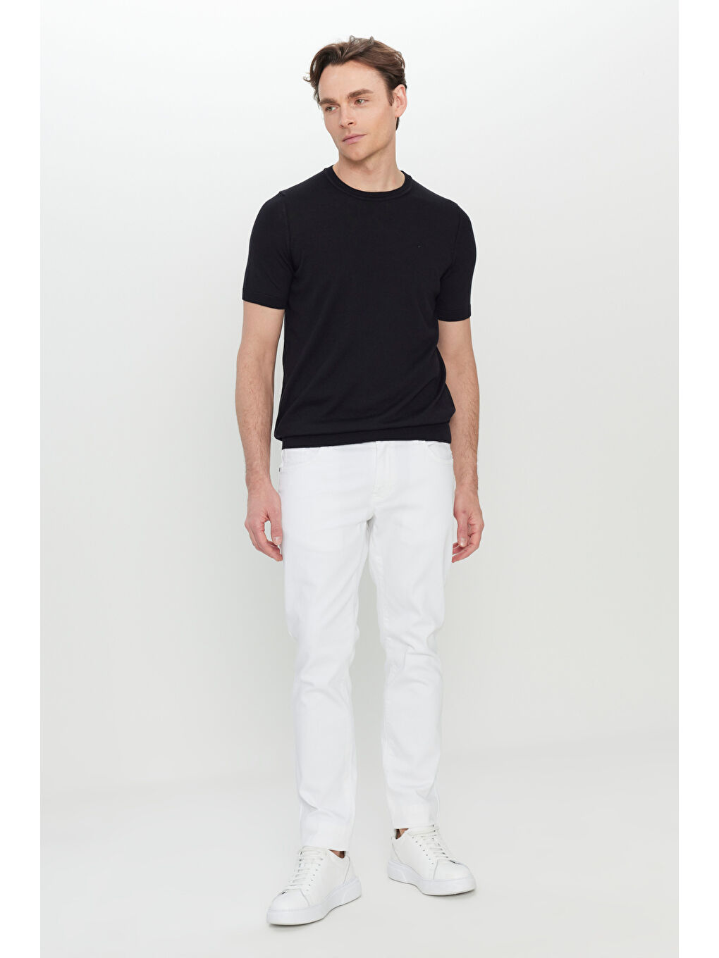 Erkek Siyah Pamuklu Standart Fit Normal Kesim Bisiklet Yaka Triko Tişört-1