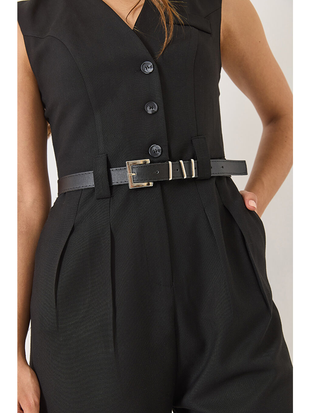 Siyah Kadın V Yaka Kemerli Cepli Geniş Paça Tulum-3