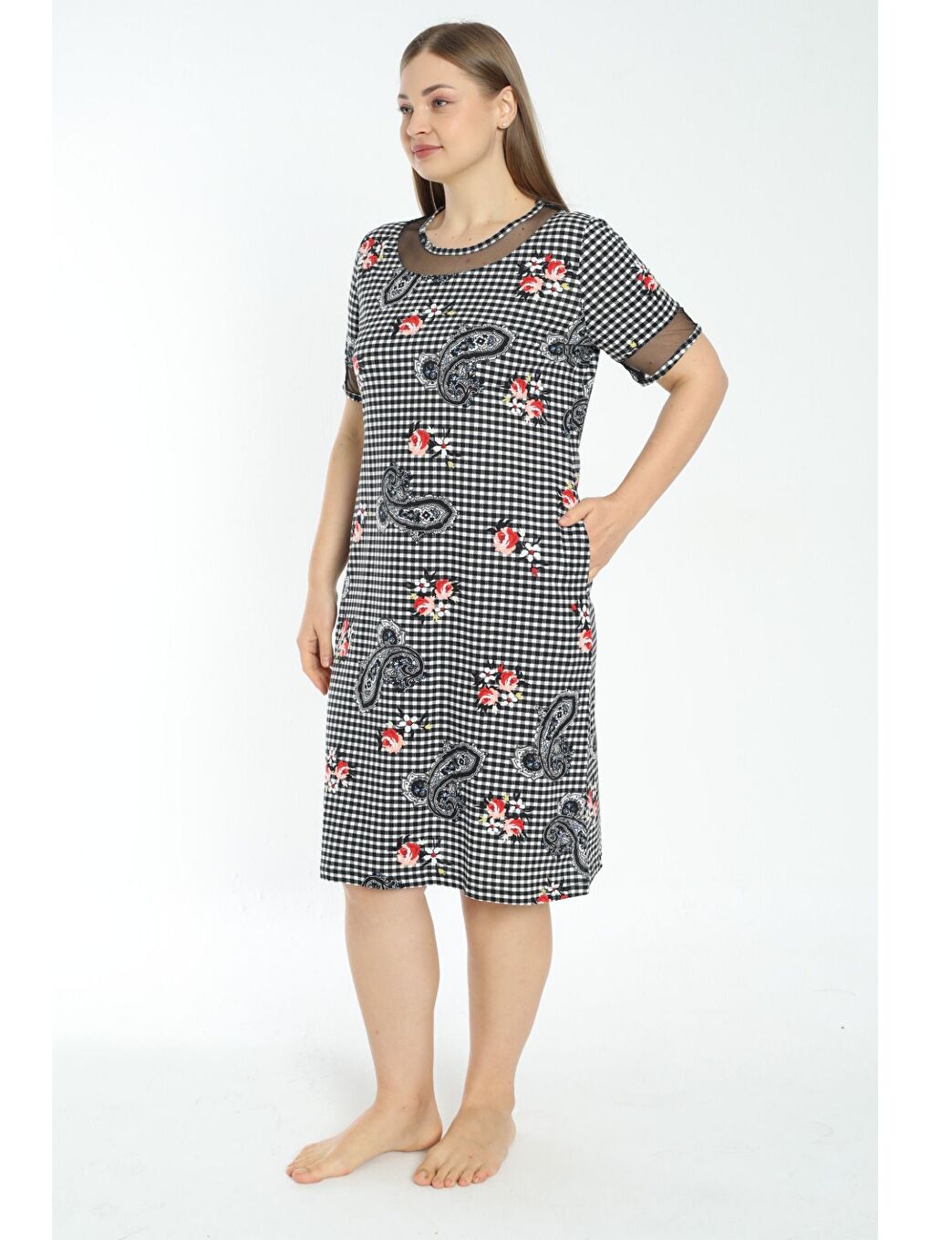 Beyaz desenli cepli tül detaylı kısa kollu büyük beden elbise-3