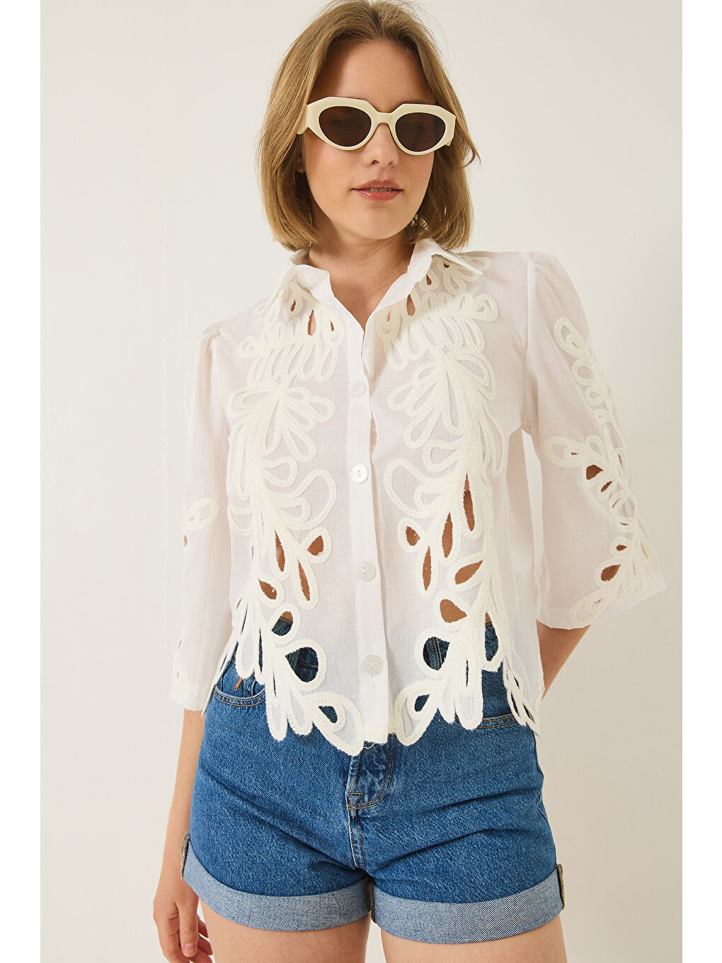 Ekru Kadın Süzene Nakış İşlemeli Ajurlu Pamuk Gömlek-1