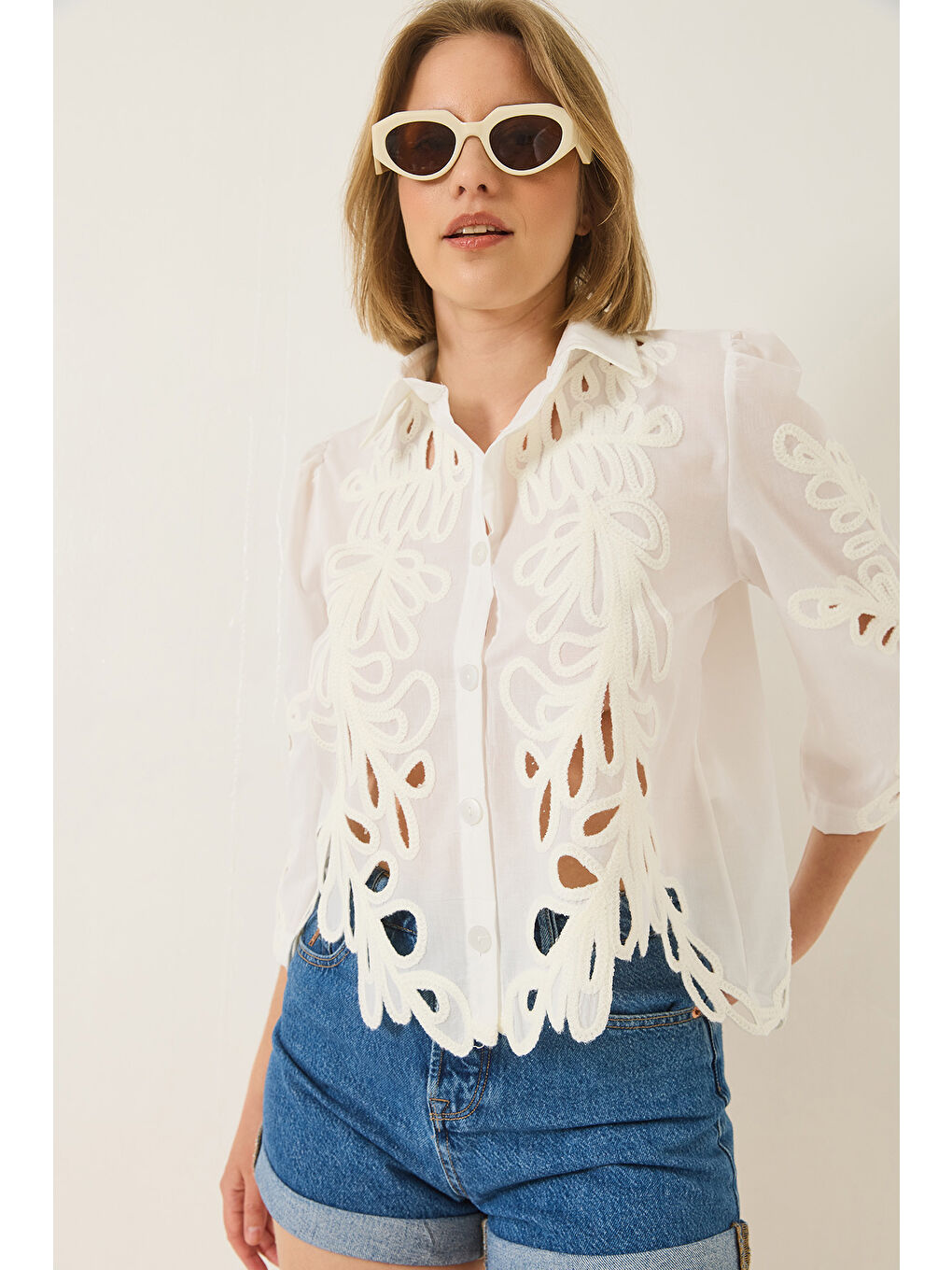 Ekru Kadın Süzene Nakış İşlemeli Ajurlu Pamuk Gömlek-3