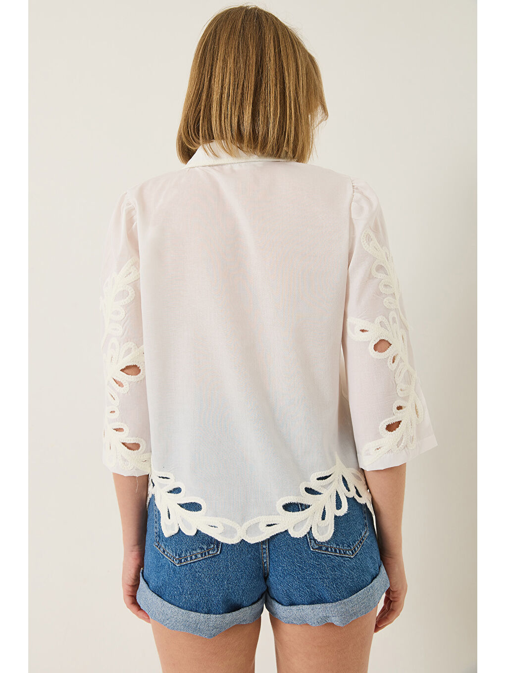 Ekru Kadın Süzene Nakış İşlemeli Ajurlu Pamuk Gömlek-5