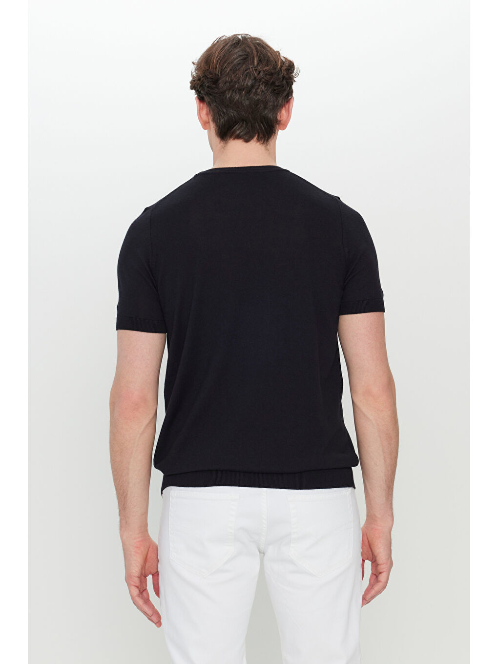 Erkek Siyah Pamuklu Standart Fit Normal Kesim Bisiklet Yaka Triko Tişört-4