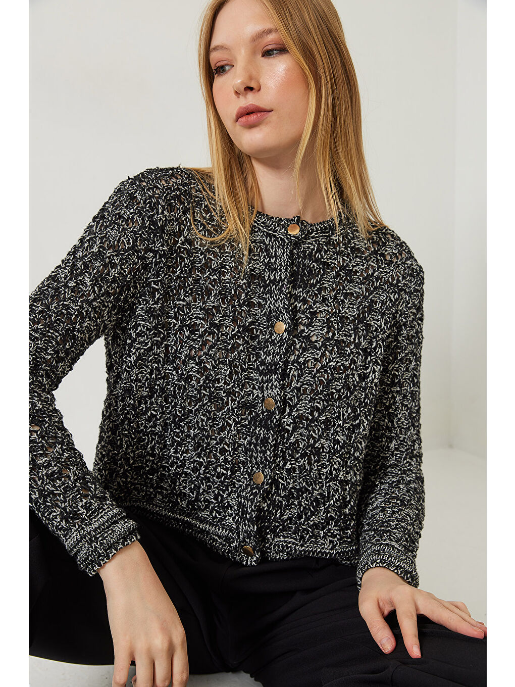 Siyah Kadın Ajurlu Simli Triko Hırka-1