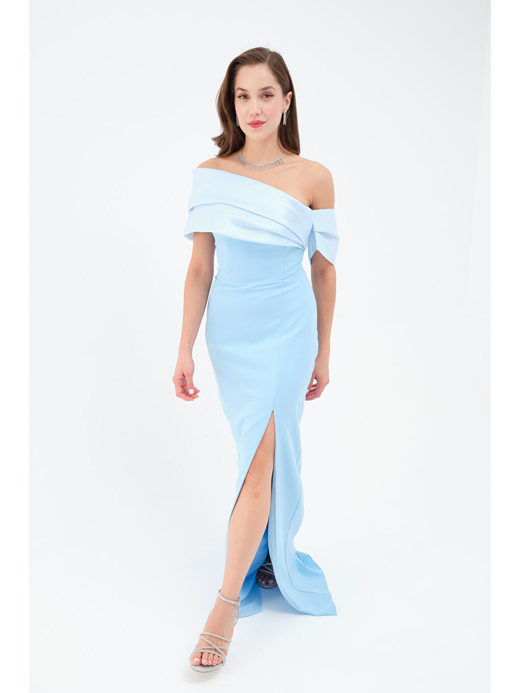 Kadın Bebe Mavi Yaka Detaylı Yırtmaçlı Uzun Abiye Elbise