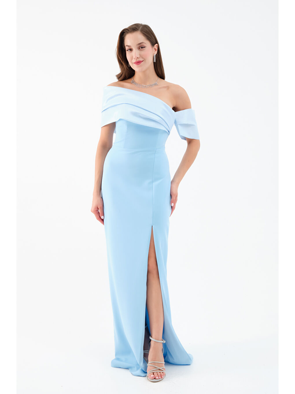 Kadın Bebe Mavi Yaka Detaylı Yırtmaçlı Uzun Abiye Elbise-1