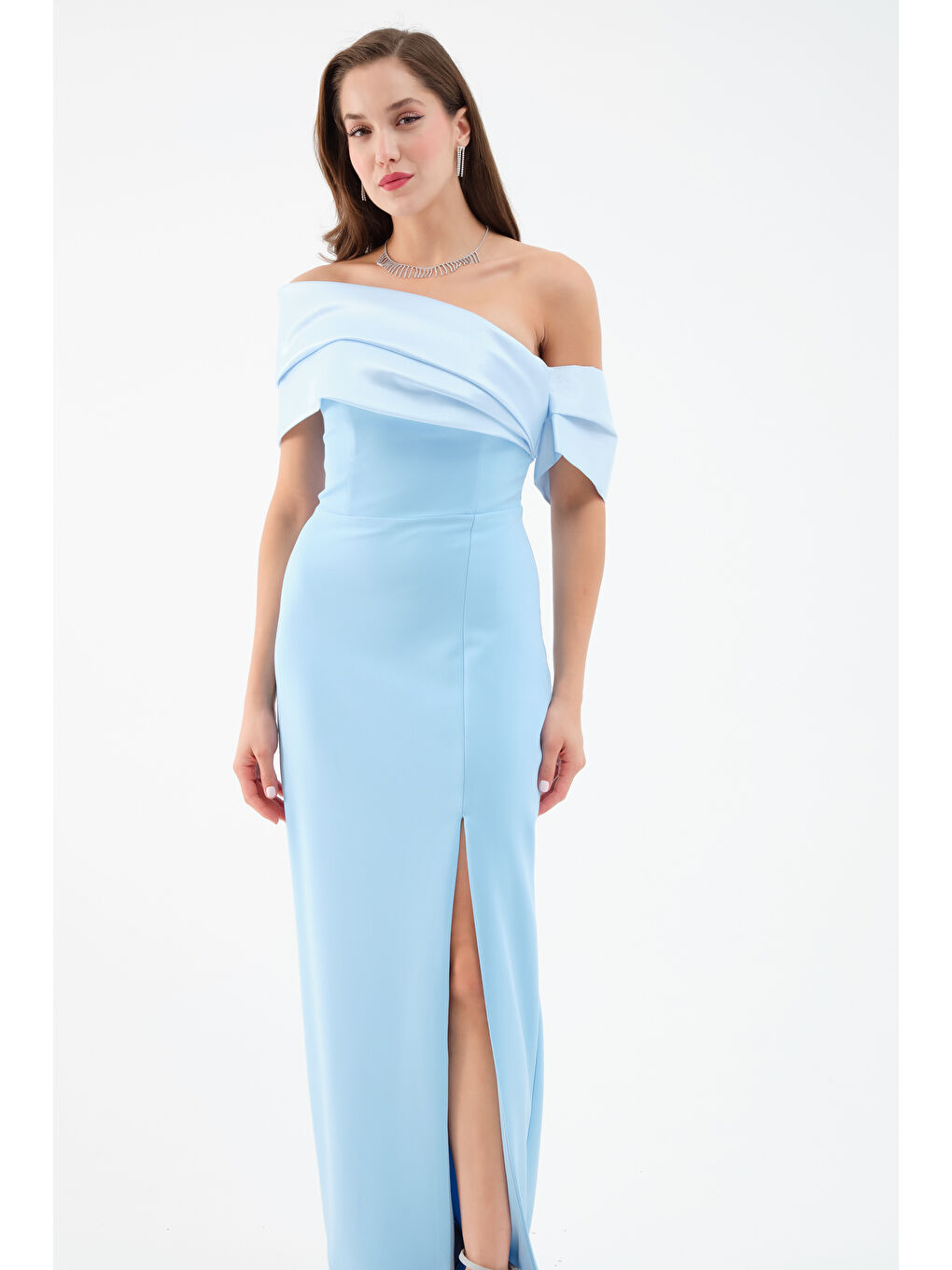 Kadın Bebe Mavi Yaka Detaylı Yırtmaçlı Uzun Abiye Elbise-2