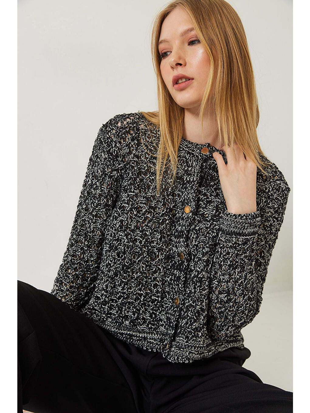 Siyah Kadın Ajurlu Simli Triko Hırka-2