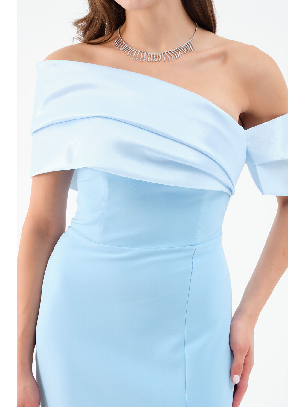 Kadın Bebe Mavi Yaka Detaylı Yırtmaçlı Uzun Abiye Elbise-3