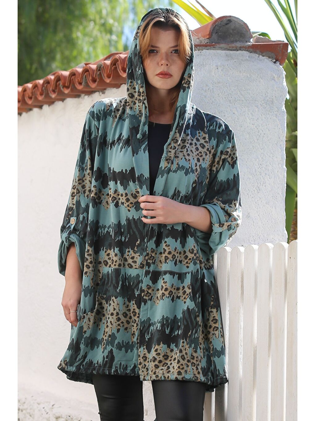 İtalyan Yeşil Kapüşonlu Düğmeli Uzun Kollu Leopar Desenli Cepli İnce Casual Dokuma Ceket 88 72-3
