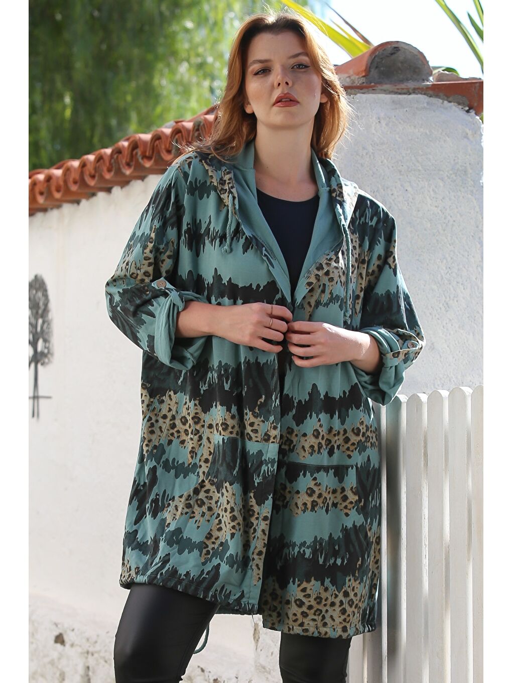 İtalyan Yeşil Kapüşonlu Düğmeli Uzun Kollu Leopar Desenli Cepli İnce Casual Dokuma Ceket 88 72-7