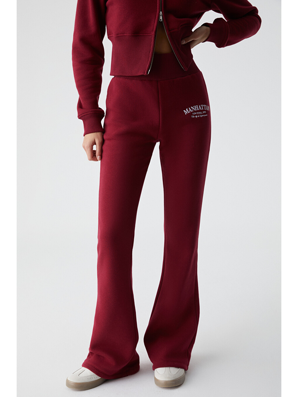 Iressen Kadın Nakış Desenli Regular Fit Bordo Eşofman Altı-1