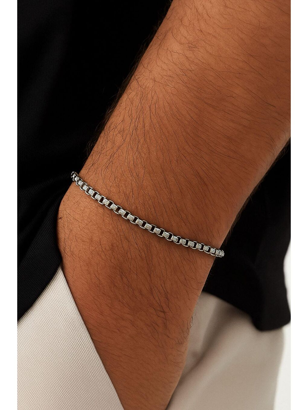 Gri Erkek İnce Yuvarlak Çelik Bileklik (19cm)