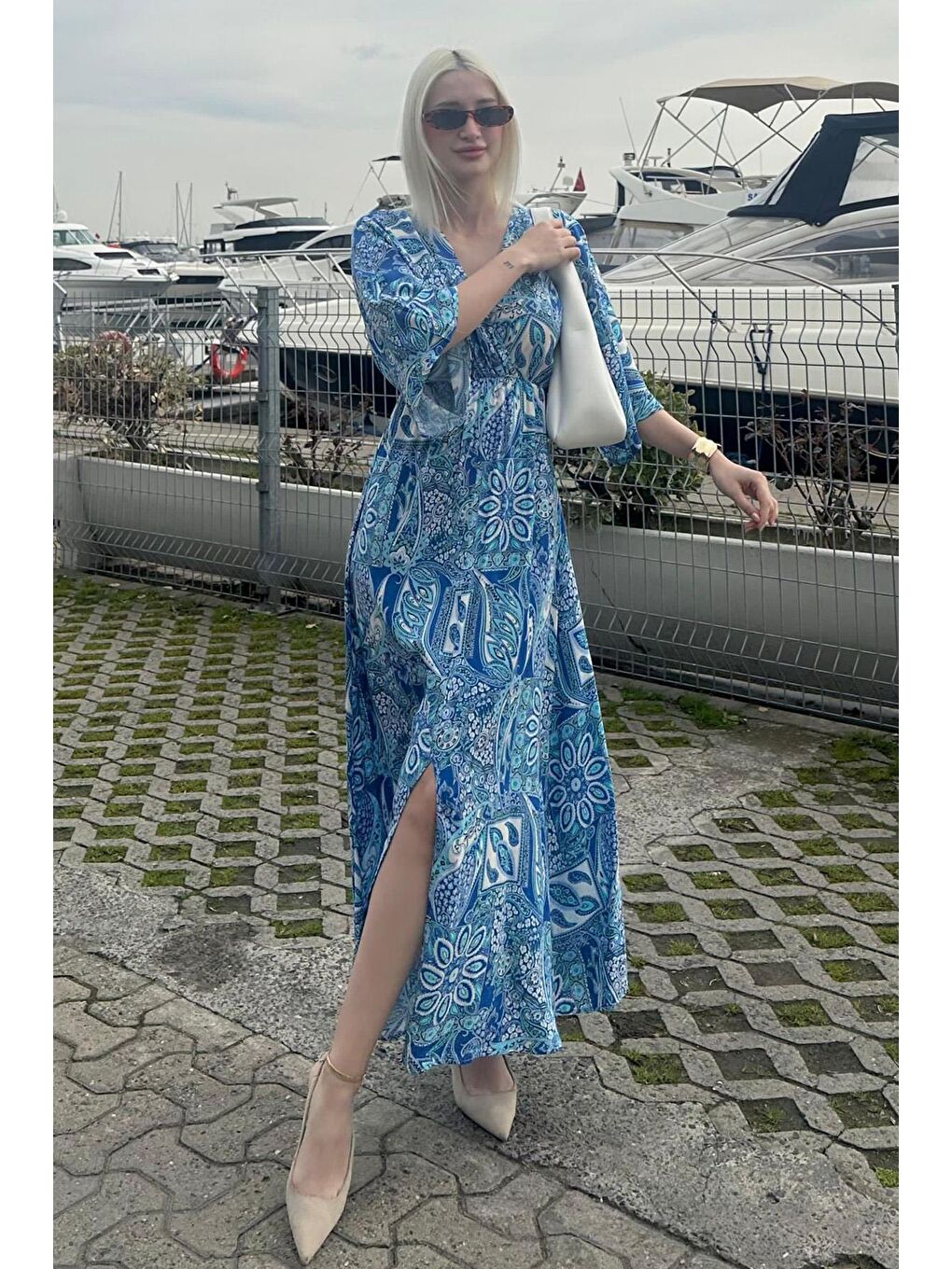 Mavi Saks Desenli Yırtmaç Detaylı Uzun Elbise Mg2325-2