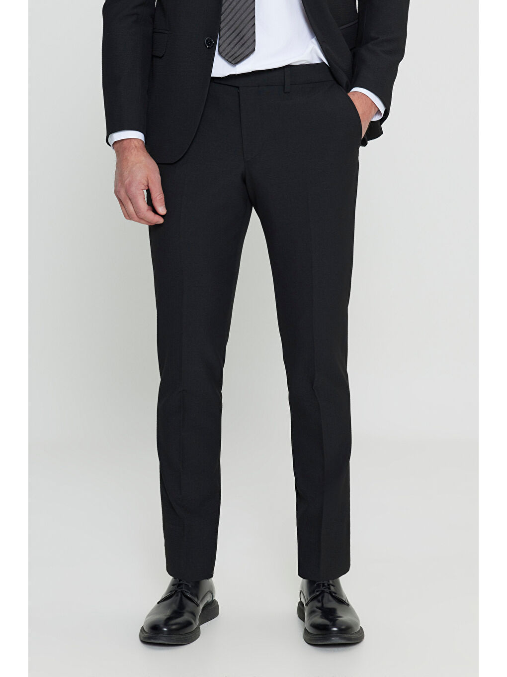 Erkek Siyah Slim Fit Mono Yaka Gofre Desenli Kapak Cepli Esnek Takım Elbise-5