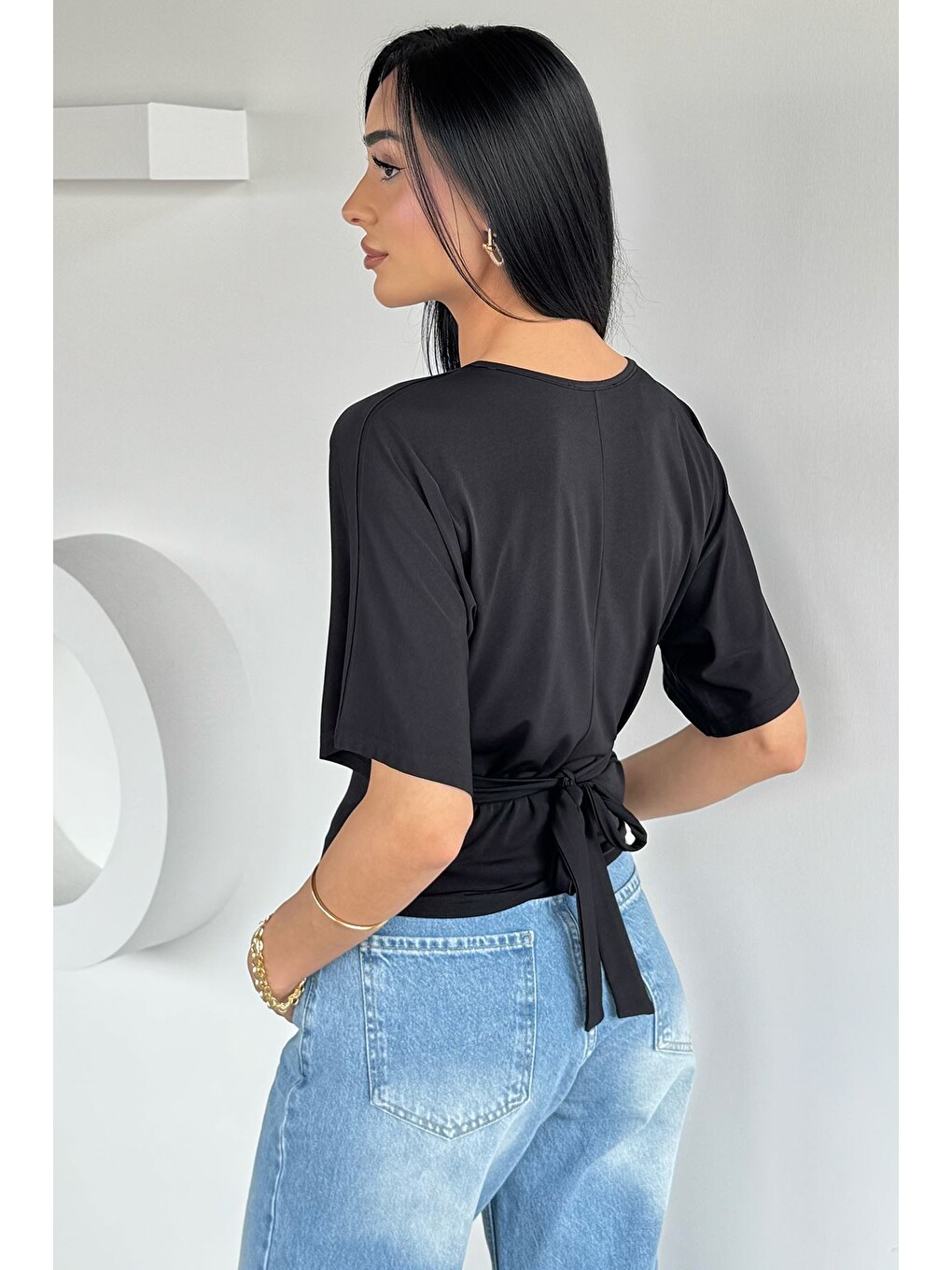 Siyah Bel Bağlamalı Kısa Kollu Bluz-3