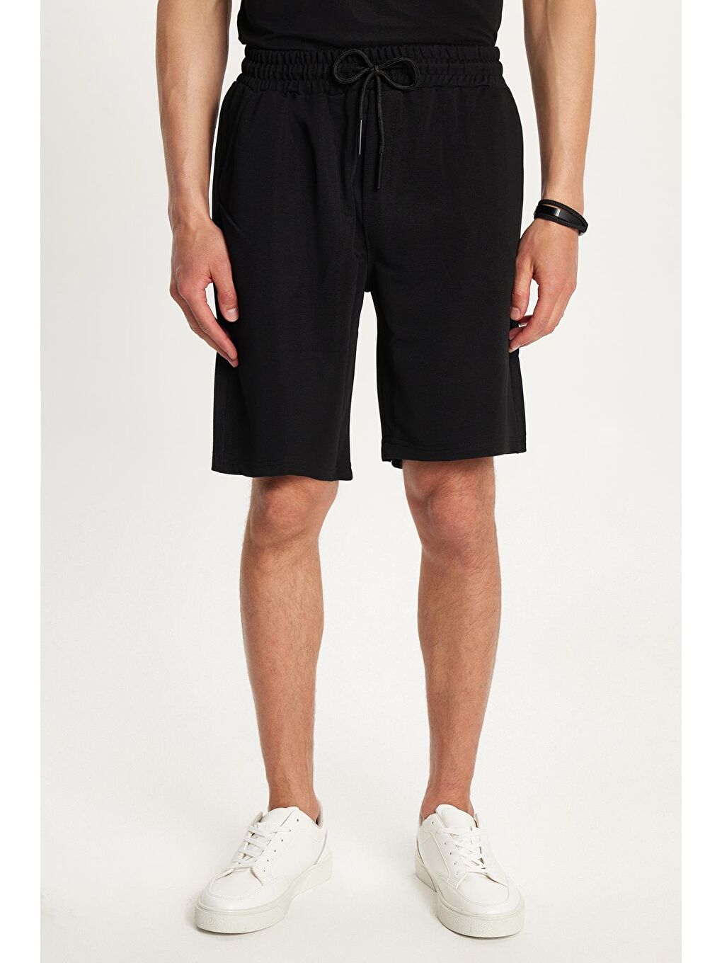 Erkek Standart Fit Pamuklu Fermuarlı Polo Yaka Tişört Beli Bağcıklı Siyah Şort Takım-1