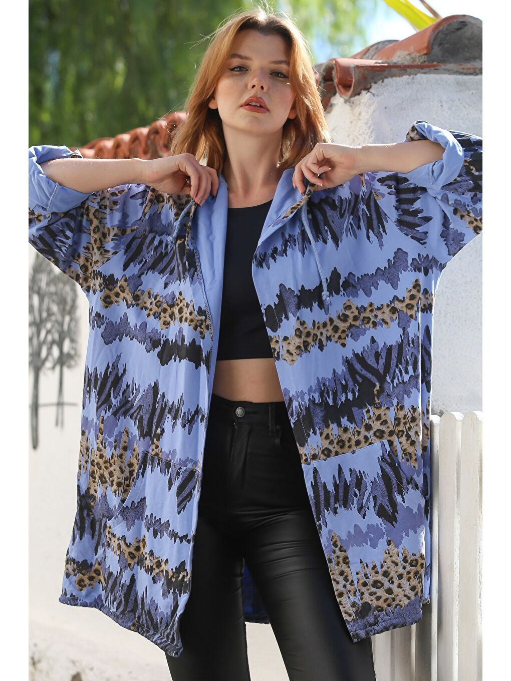 İtalyan Lavanta Mavisi Kapüşonlu Düğmeli Uzun Kollu Leopar Desenli Cepli İnce Dokuma Ceket 88 72-3
