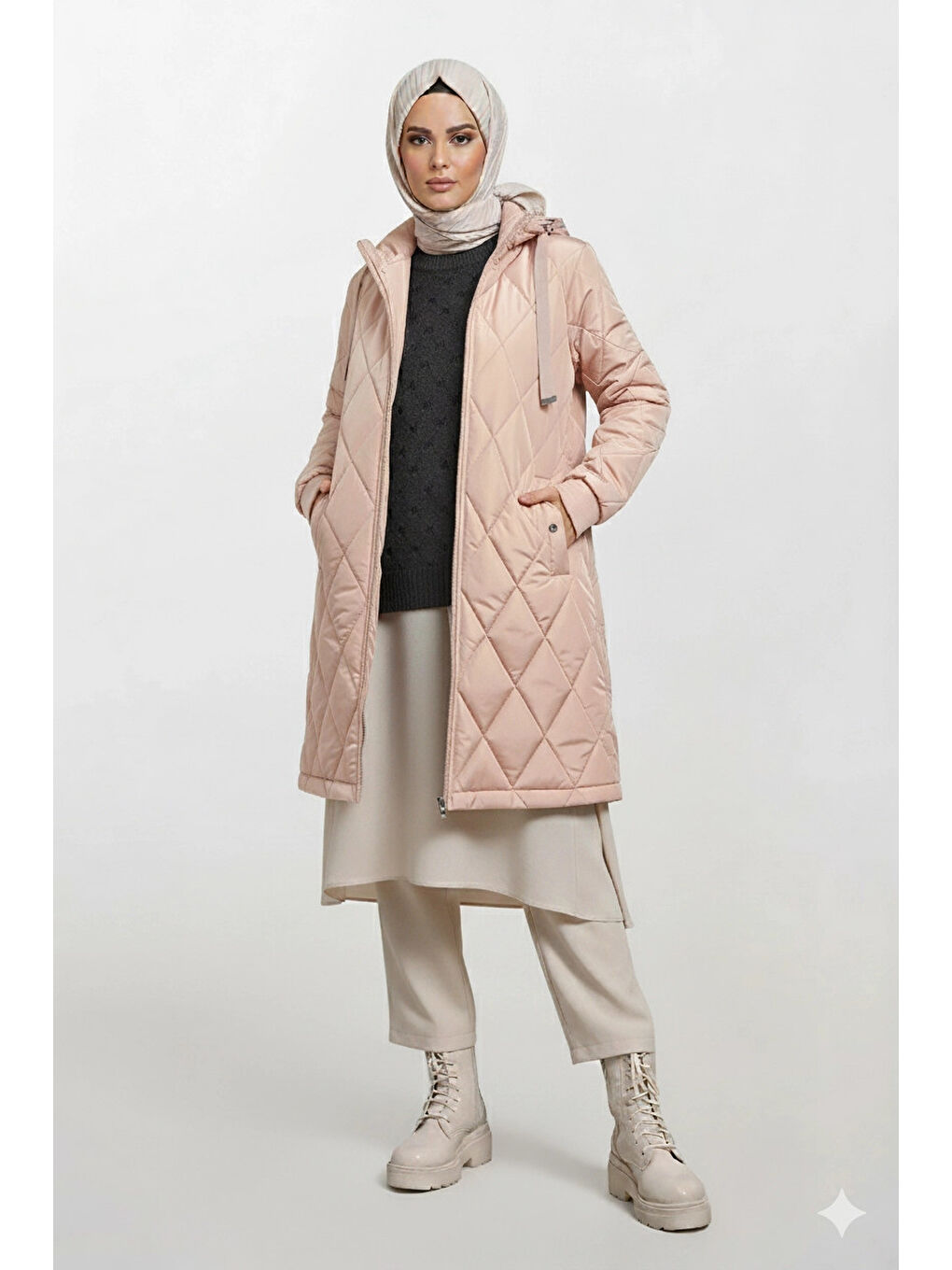 Ekru Kadın Krem Uzun Kapitone Astarlı Şişme Tesettür Mont HZL25W-BD151381