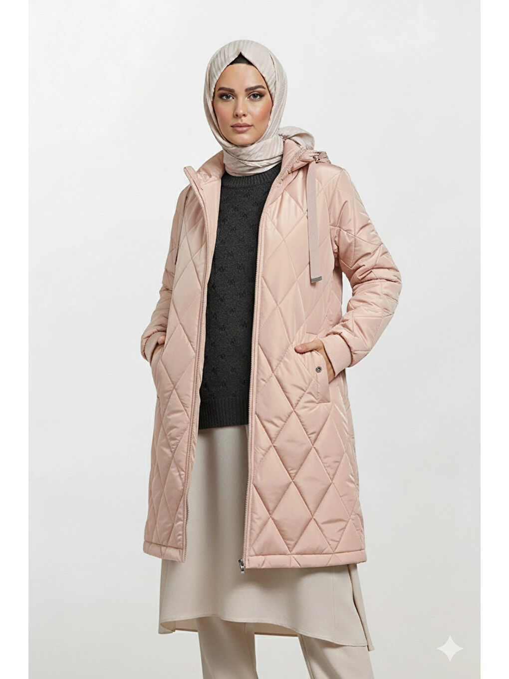 Ekru Kadın Krem Uzun Kapitone Astarlı Şişme Tesettür Mont HZL25W-BD151381-2