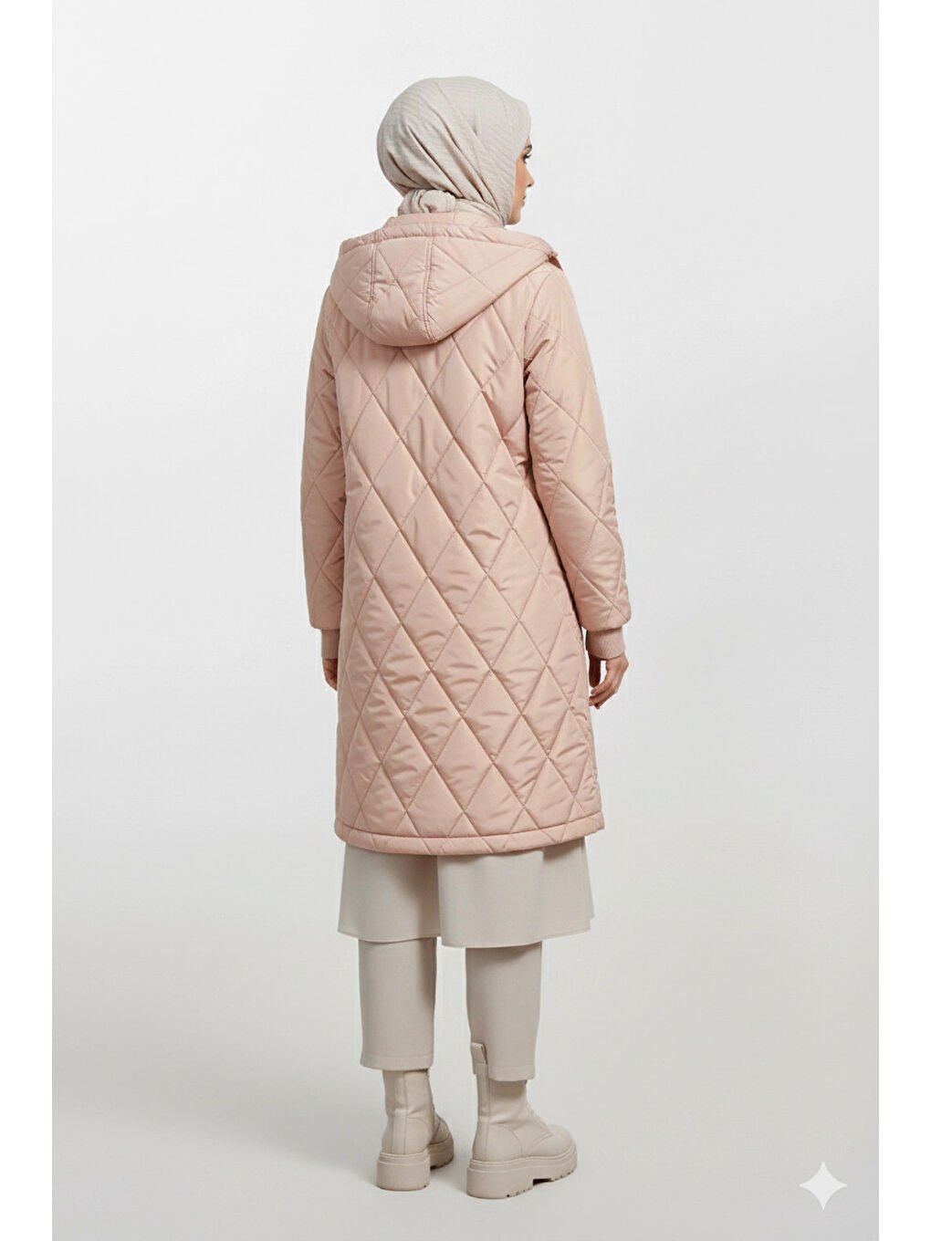 Ekru Kadın Krem Uzun Kapitone Astarlı Şişme Tesettür Mont HZL25W-BD151381-4